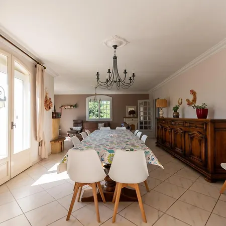 Maison Spacieuse Et Paisible A La Campagne