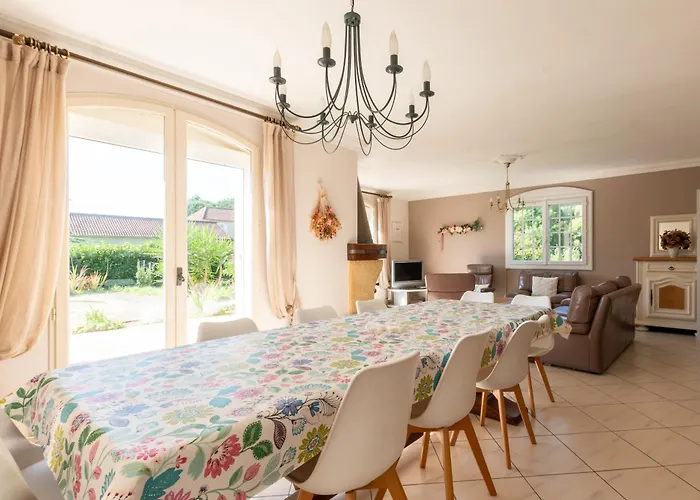 펜션 Maison Spacieuse Et Paisible A La Campagne Antin