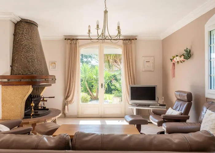 펜션 Maison Spacieuse Et Paisible A La Campagne Antin